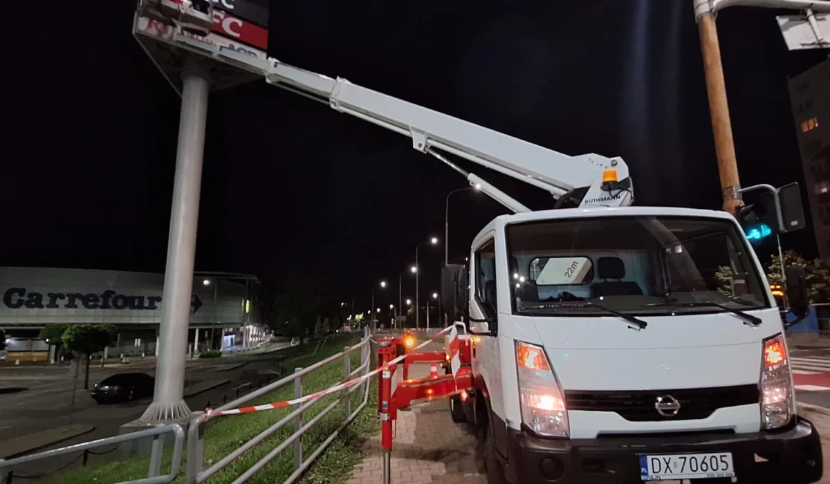 Wymiana kasetonów Carrefour Borek