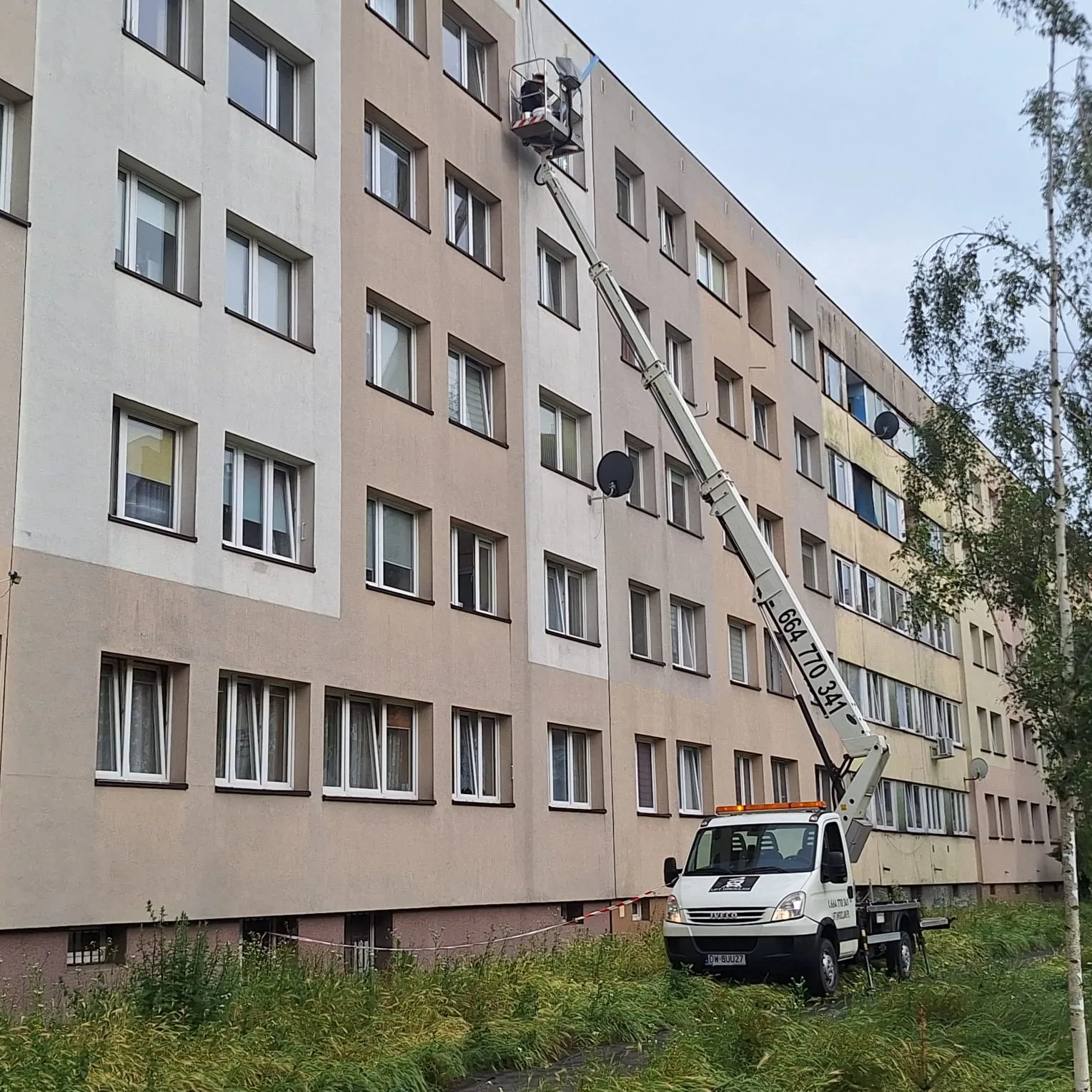 You are currently viewing Wynajem podnośników koszowych z operatorem – Wrocław