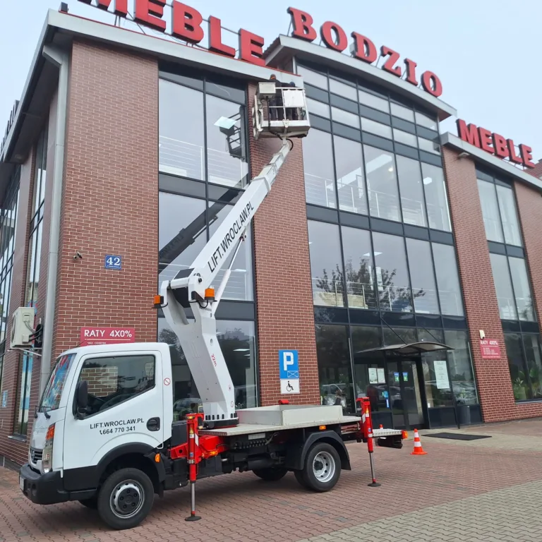 Read more about the article Kiedy warto wynająć podnośnik koszowy