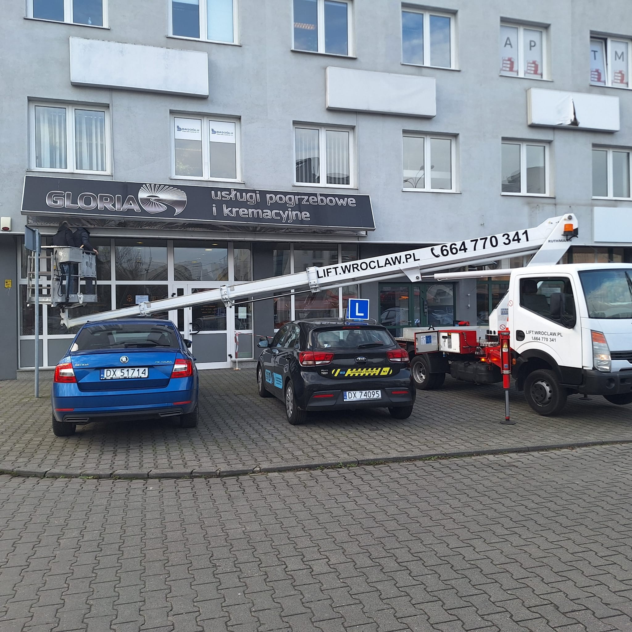 Podnośnik koszowy z operatorem LIFT WROCLAW