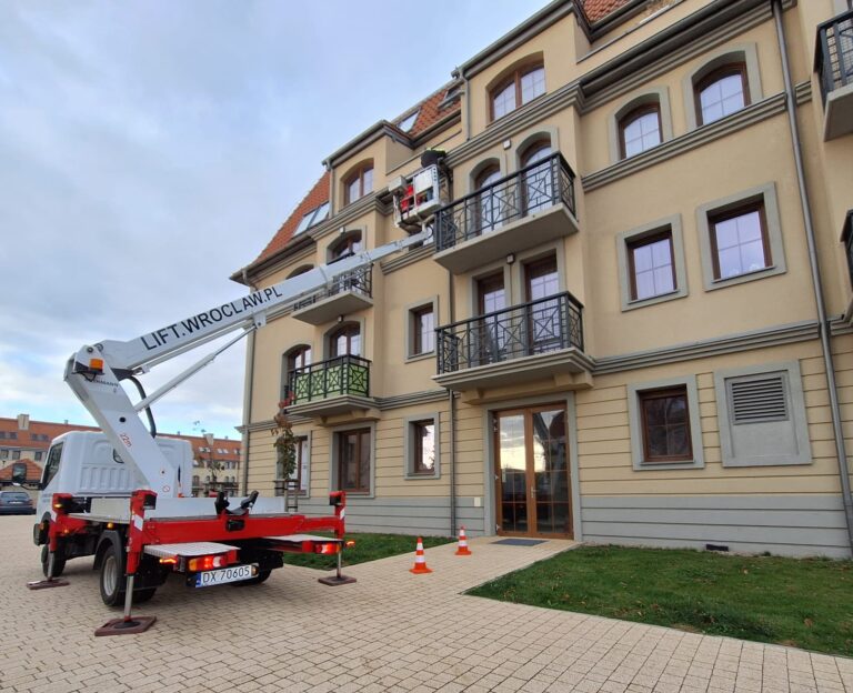 Read more about the article Prace gwarancyjne przy budynkach z wykorzystaniem podnośników koszowych
