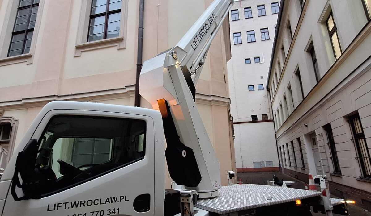 Podnośnik koszowy 27 m do 3,5 t