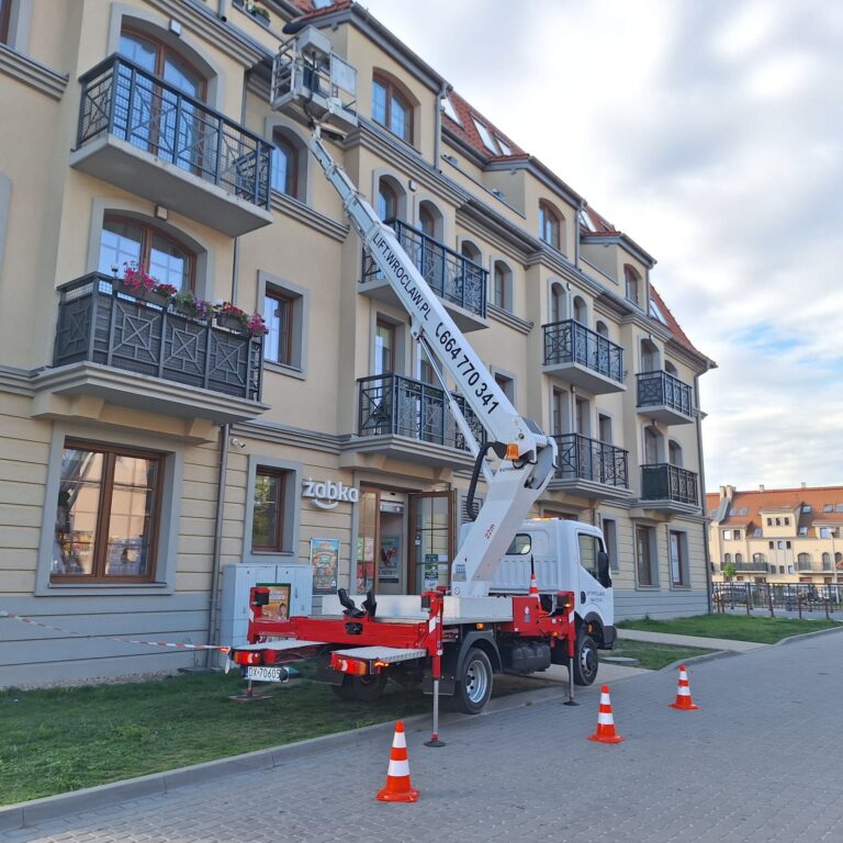 Read more about the article Naprawy gwarancyjne elewacji z podnośnika koszowego